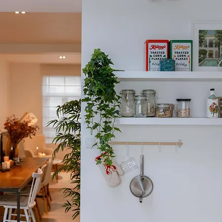 Дом отдыха Huswell - Charming Townhouse In Perfect For 6 Guests *