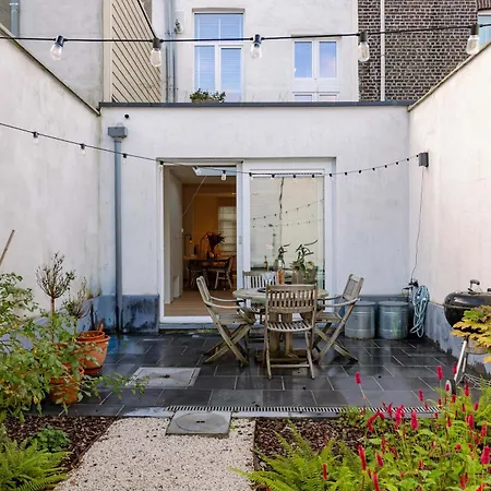 Дом отдыха Huswell - Charming Townhouse In Perfect For 6 Guests Гент