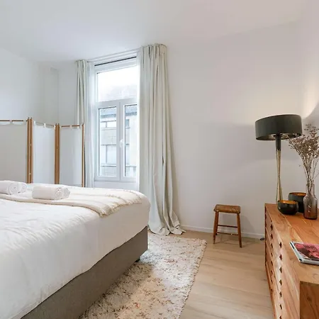 Huswell - Charming Townhouse In Perfect For 6 Guests Дом отдыха