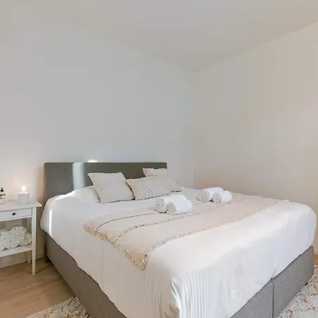 Huswell - Charming Townhouse In Perfect For 6 Guests Tatil Evi *