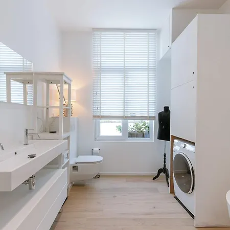 Huswell - Charming Townhouse In Perfect For 6 Guests * Gent